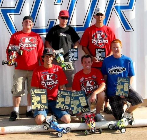 Gil Losi Jr in the back with white hat 2008.jpg