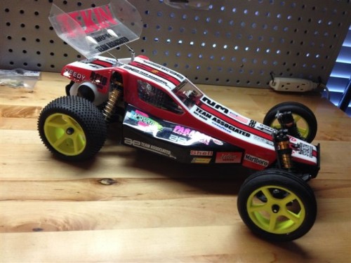 Associated RC10 (Worlds Car chassis, stealth transmission)_small 9.JPG